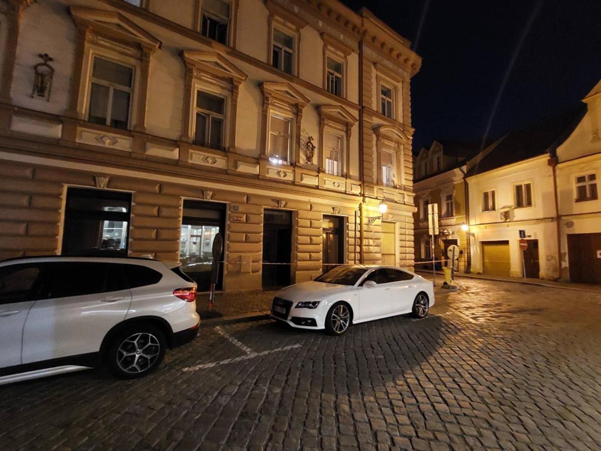Byt 2+Kk Na Velkem Namesti Hradec Králové المظهر الخارجي الصورة
