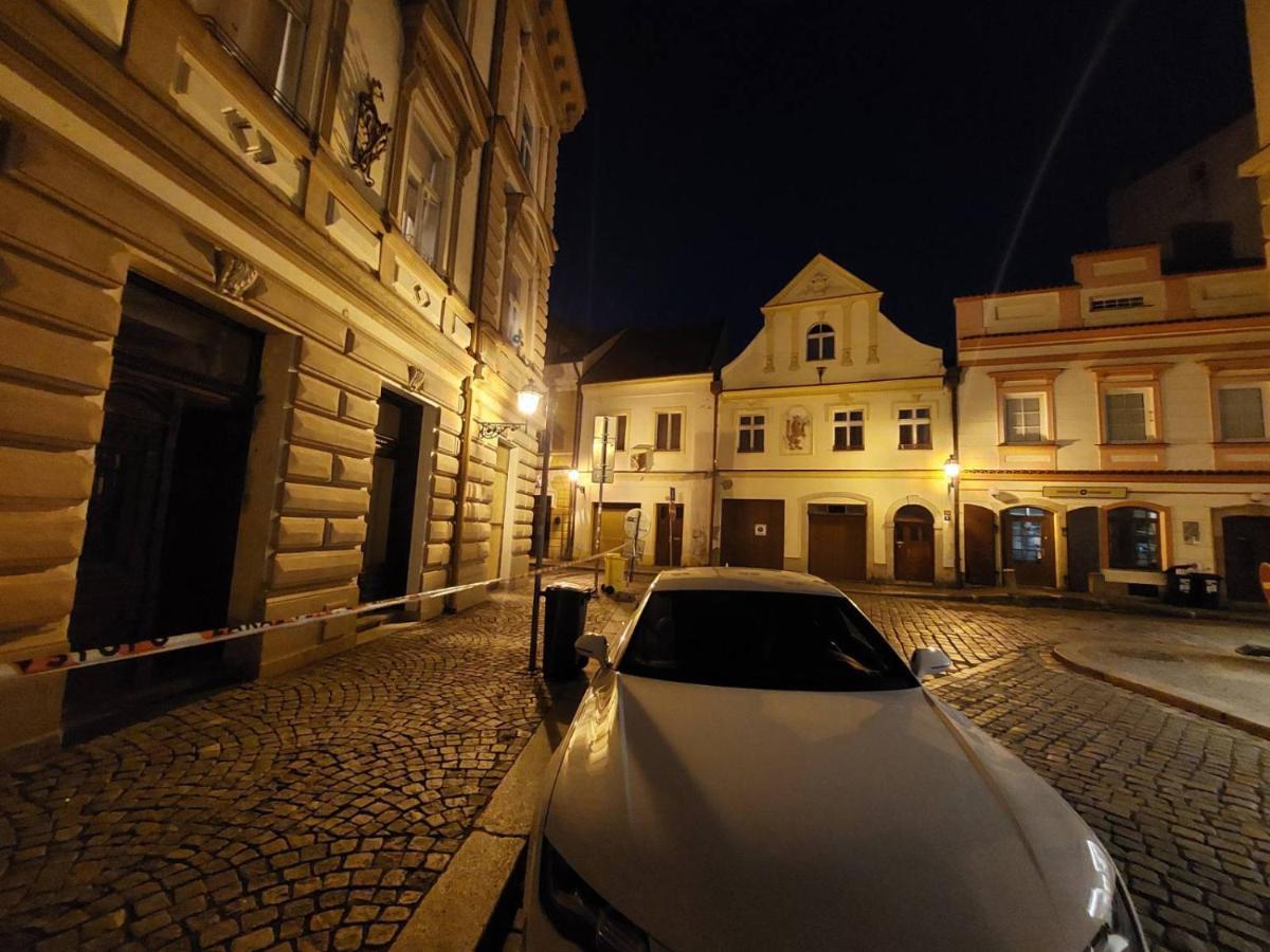 Byt 2+Kk Na Velkem Namesti Hradec Králové المظهر الخارجي الصورة