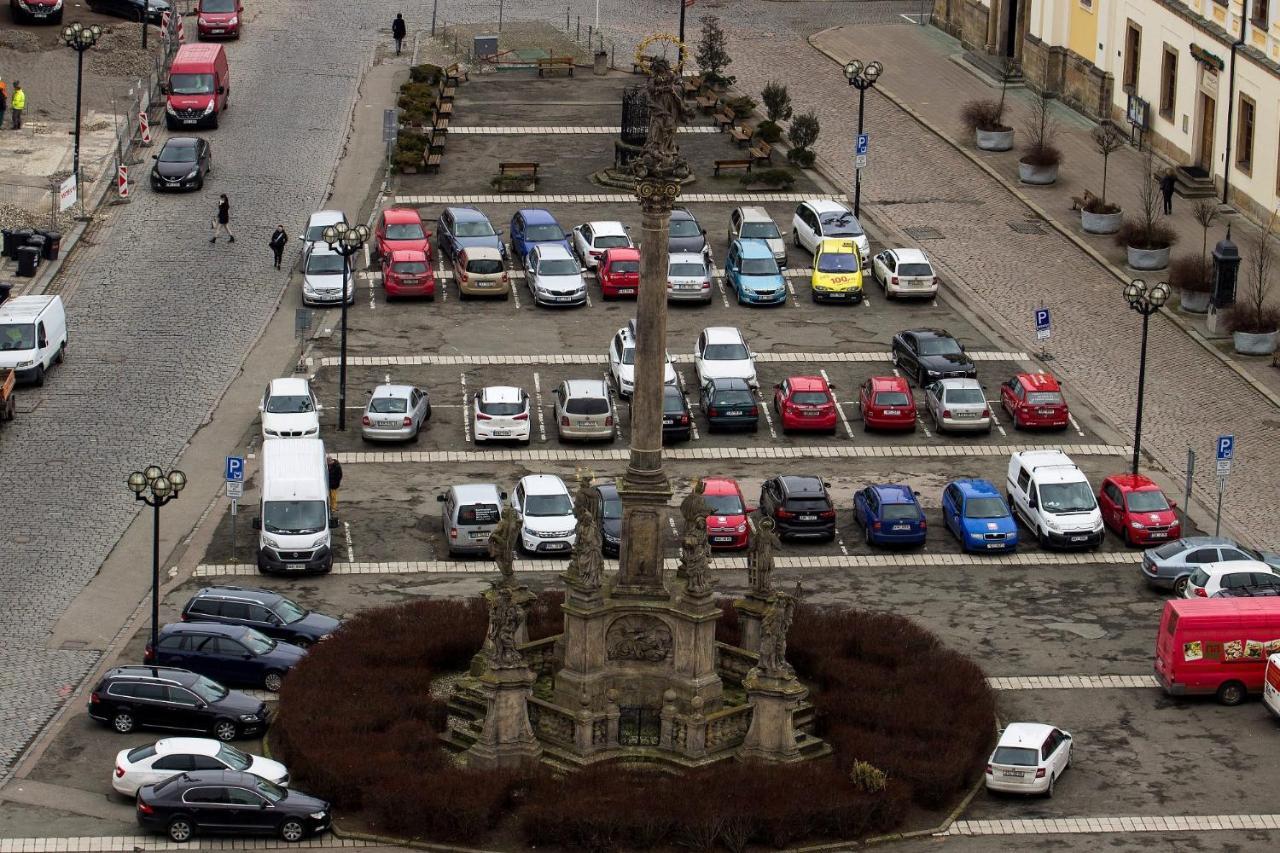 Byt 2+Kk Na Velkem Namesti Hradec Králové المظهر الخارجي الصورة